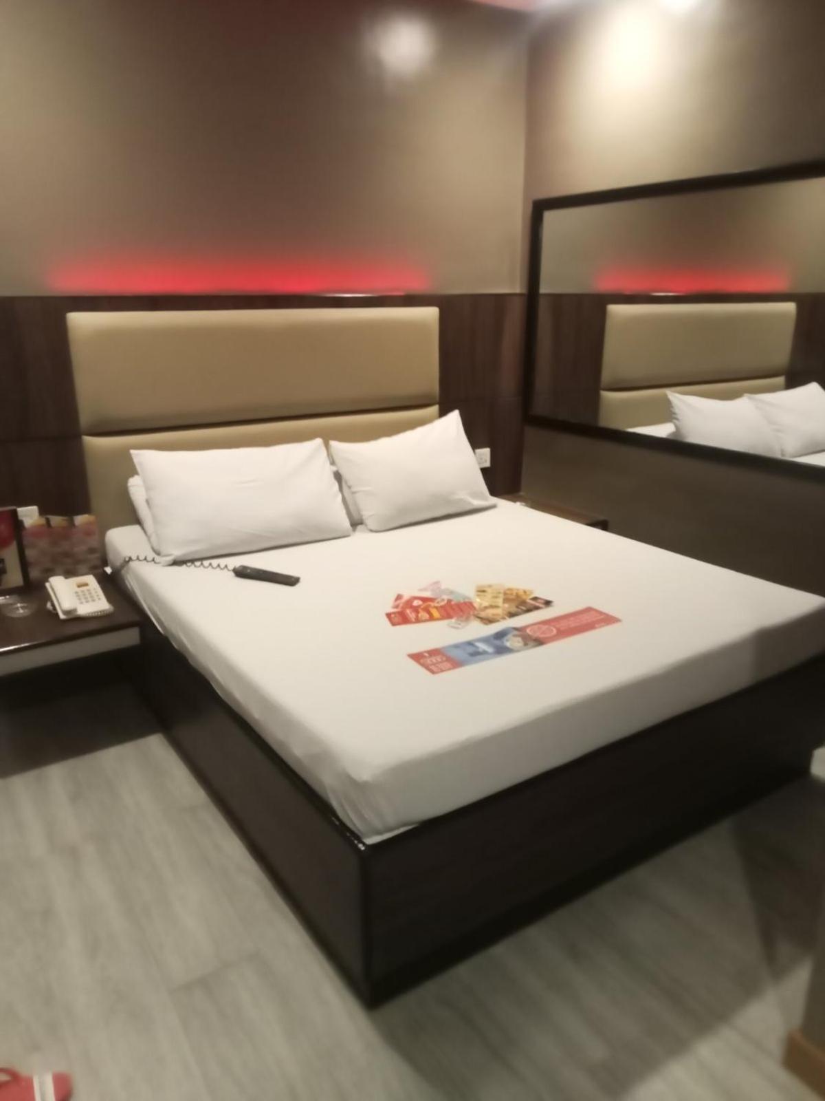 Hotel Sogo Pasay Wood Street Exterior foto